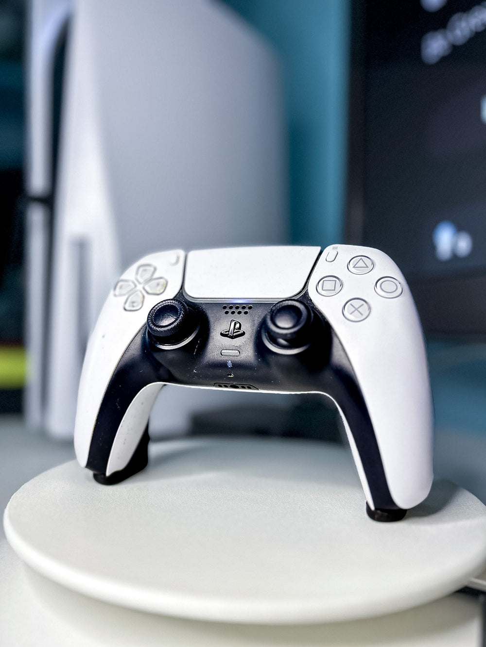 Invisible Controller Stand