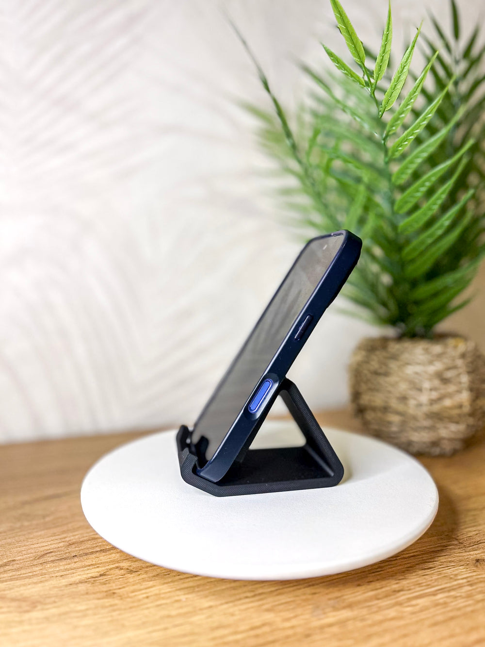 Minimal Phone Stand
